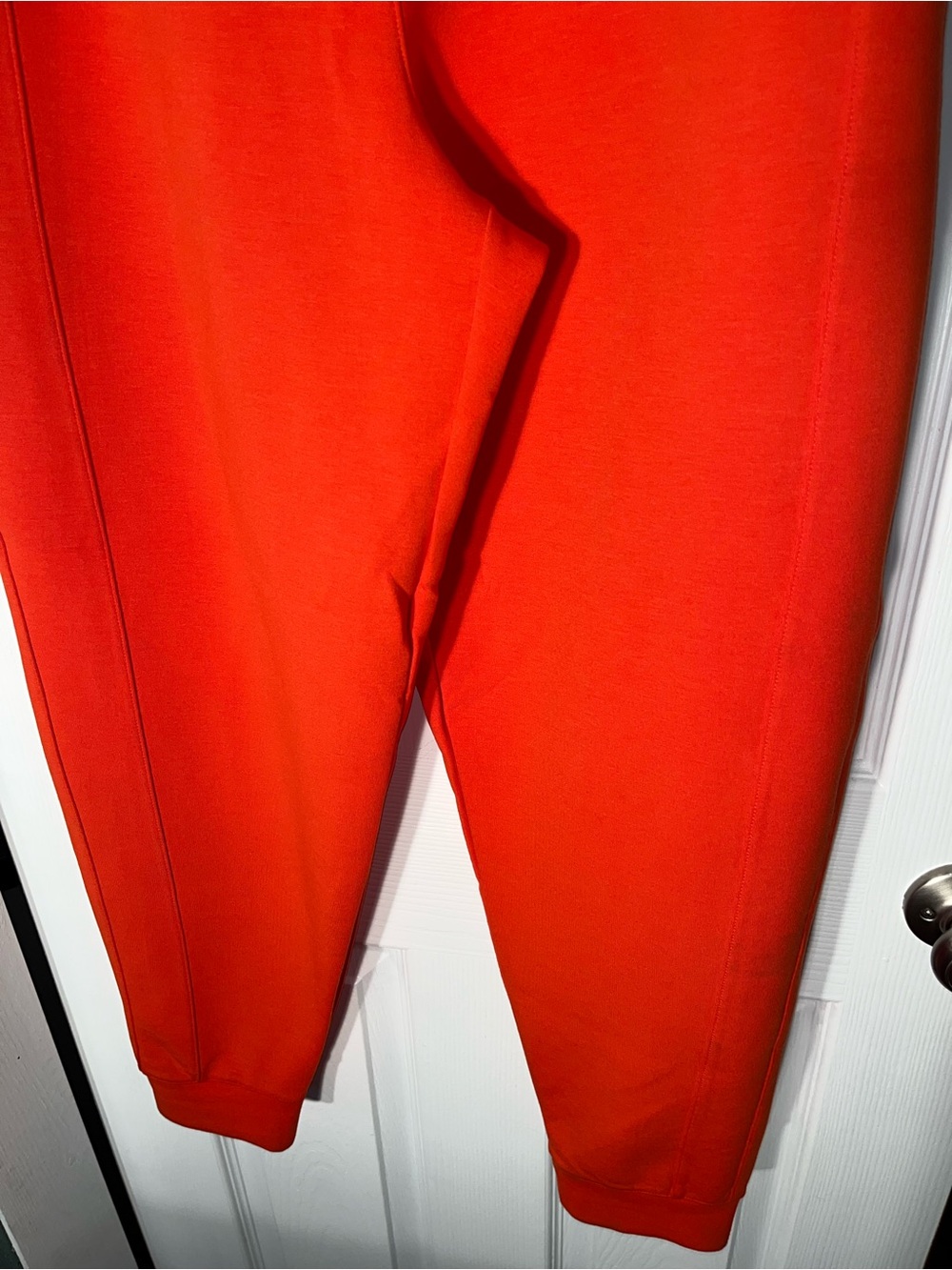 $90 NWT Women’s NIKE Large L 24.7 Impossibly Soft Dri-FIT Mid-Rise Jogger Pants - Picture 4 of 15